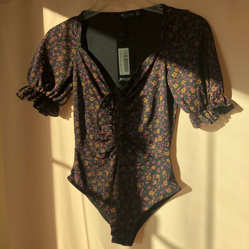 Nasty Gal Floral Bodysuit - Picture 5 of 6